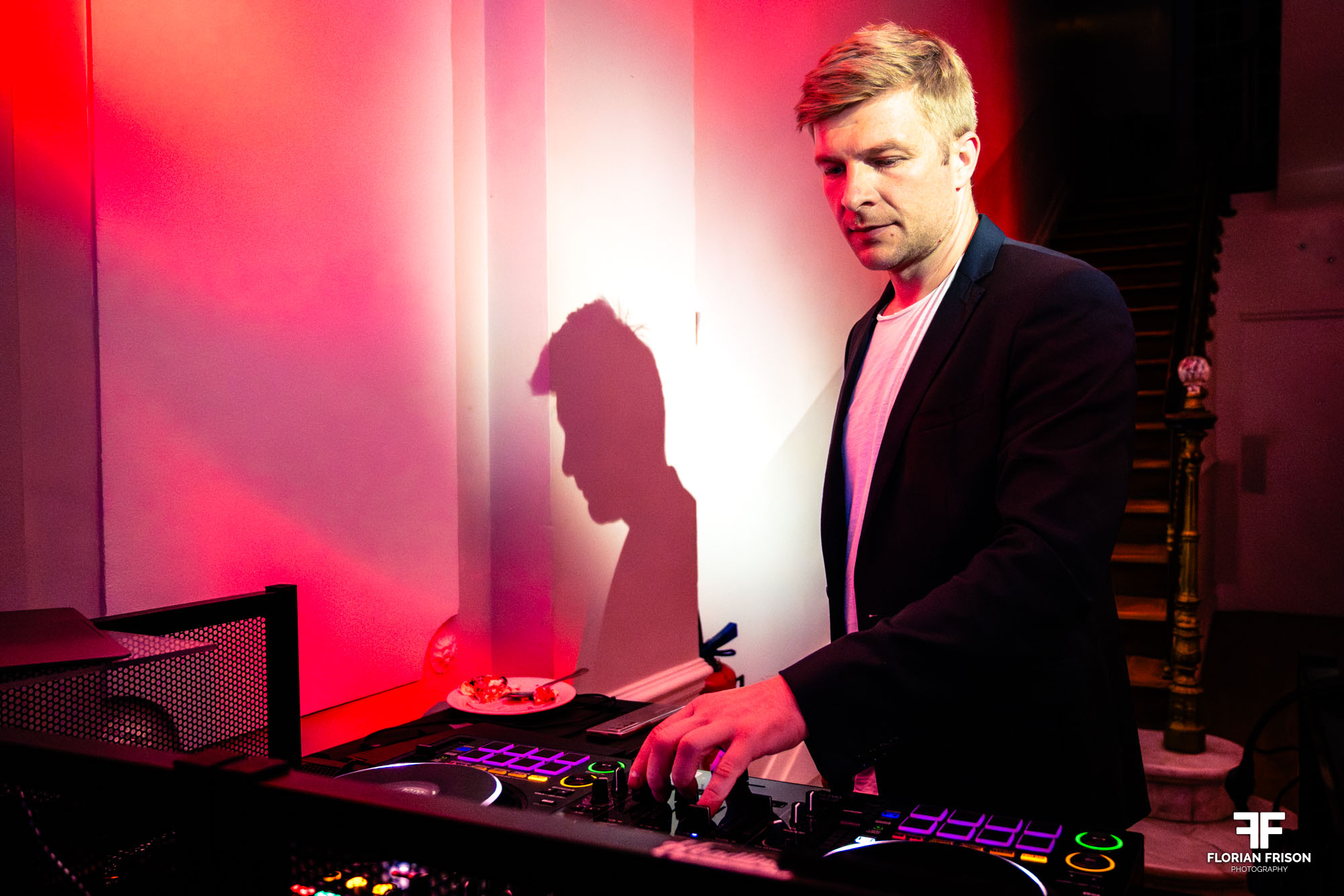 MariageFlotographie-9408 DJ Ruslan Shults animation soirée mariage russe Château la Beaumetane Provence.