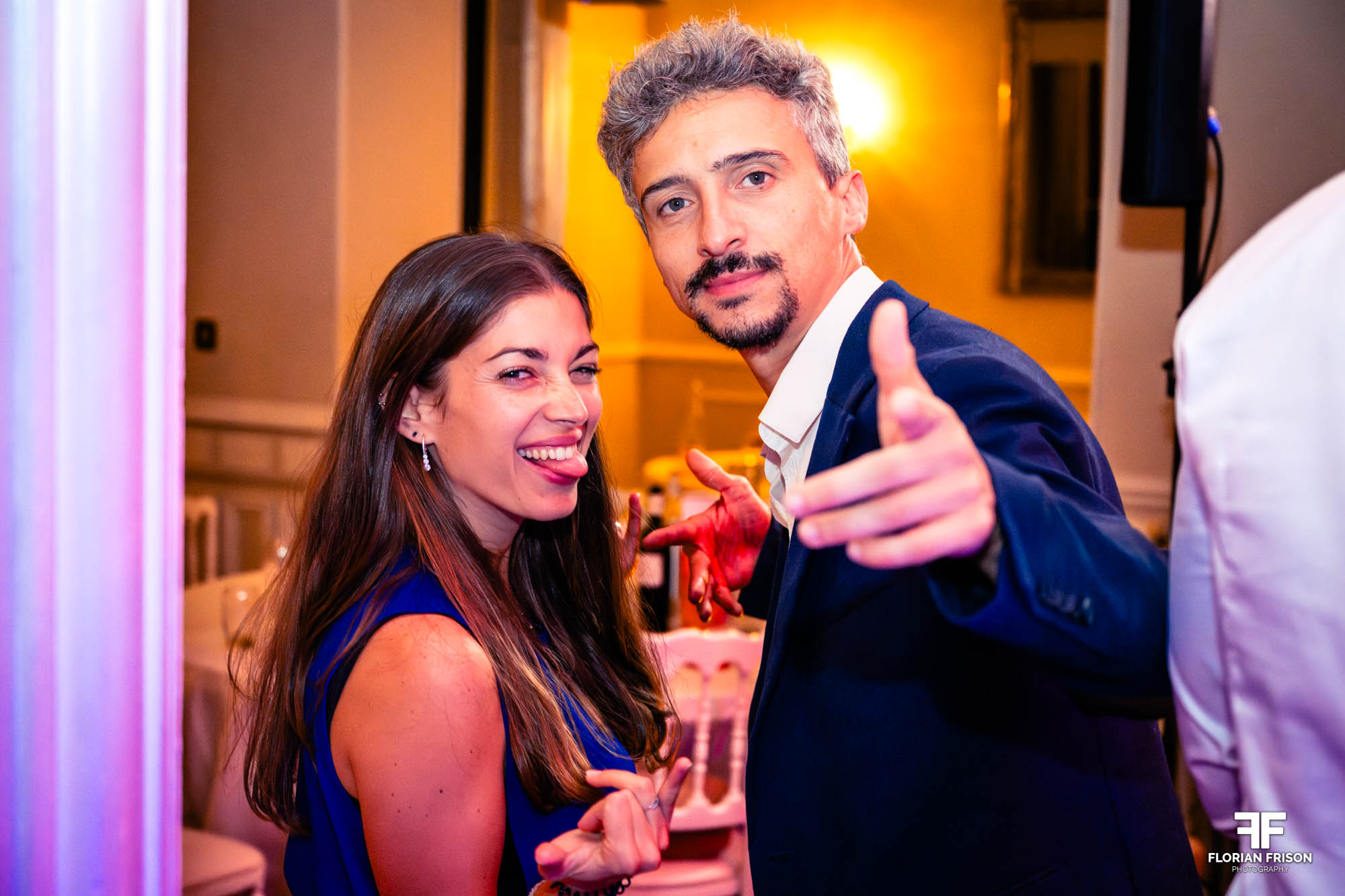 Invités mariage russe ambiance festive soirée dansante Château la Beaumetane Lançon-Provence.