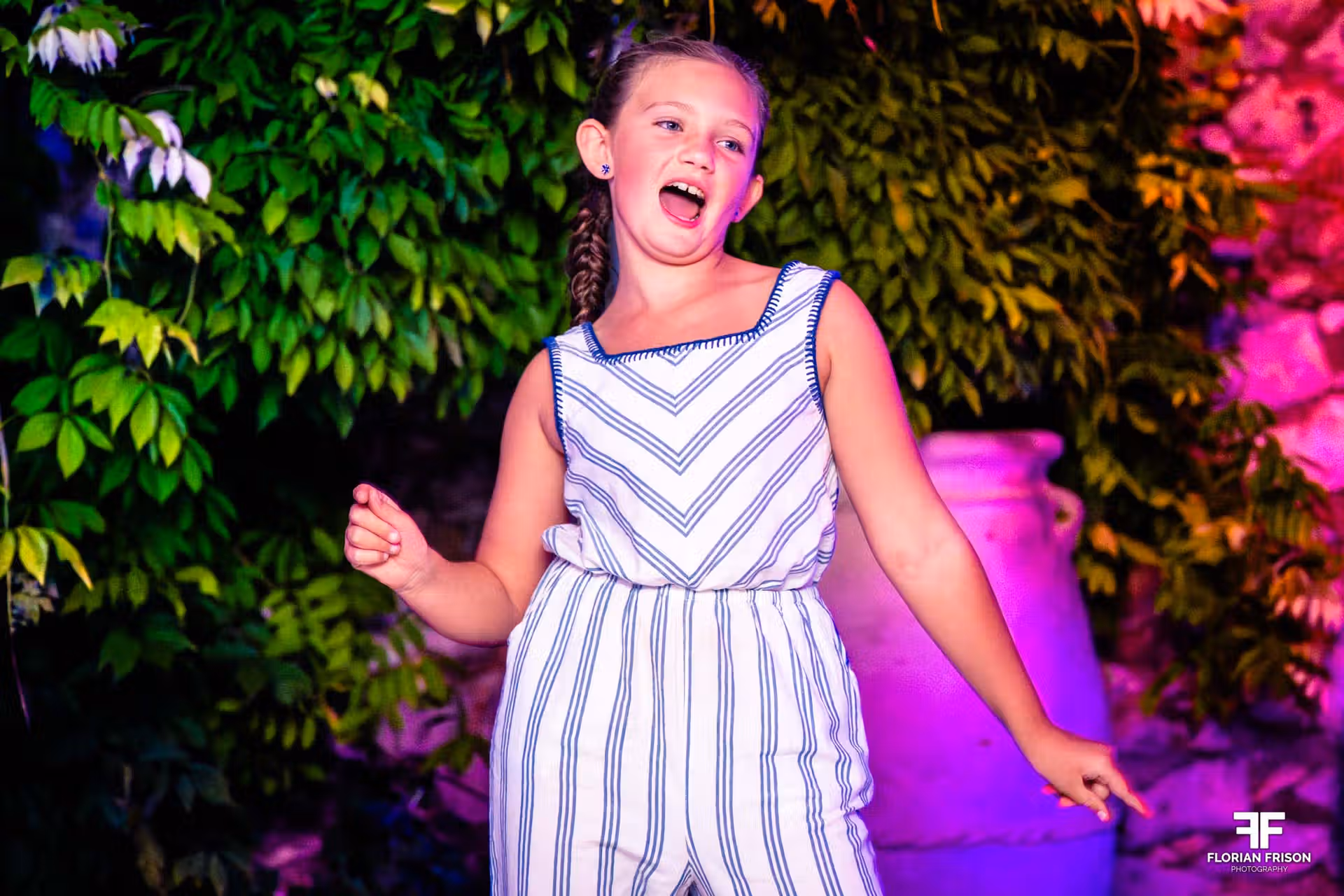 Ambiance festive et danse de mariage au Domaine La Tour, près de Sault et du Mont Ventoux.